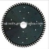 Alloy saw blade for wood cutting