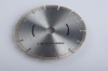 Diamond cutting blade with flat turbo